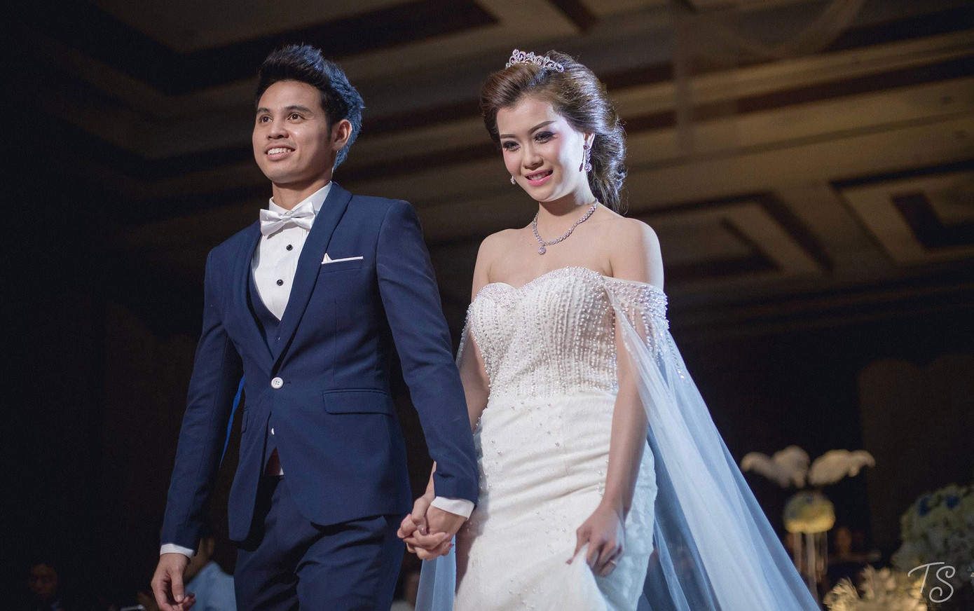 Kể từ sau khi kết hôn, vợ của Bunmathan lui về ở ẩn để làm hậu phương cho chồng