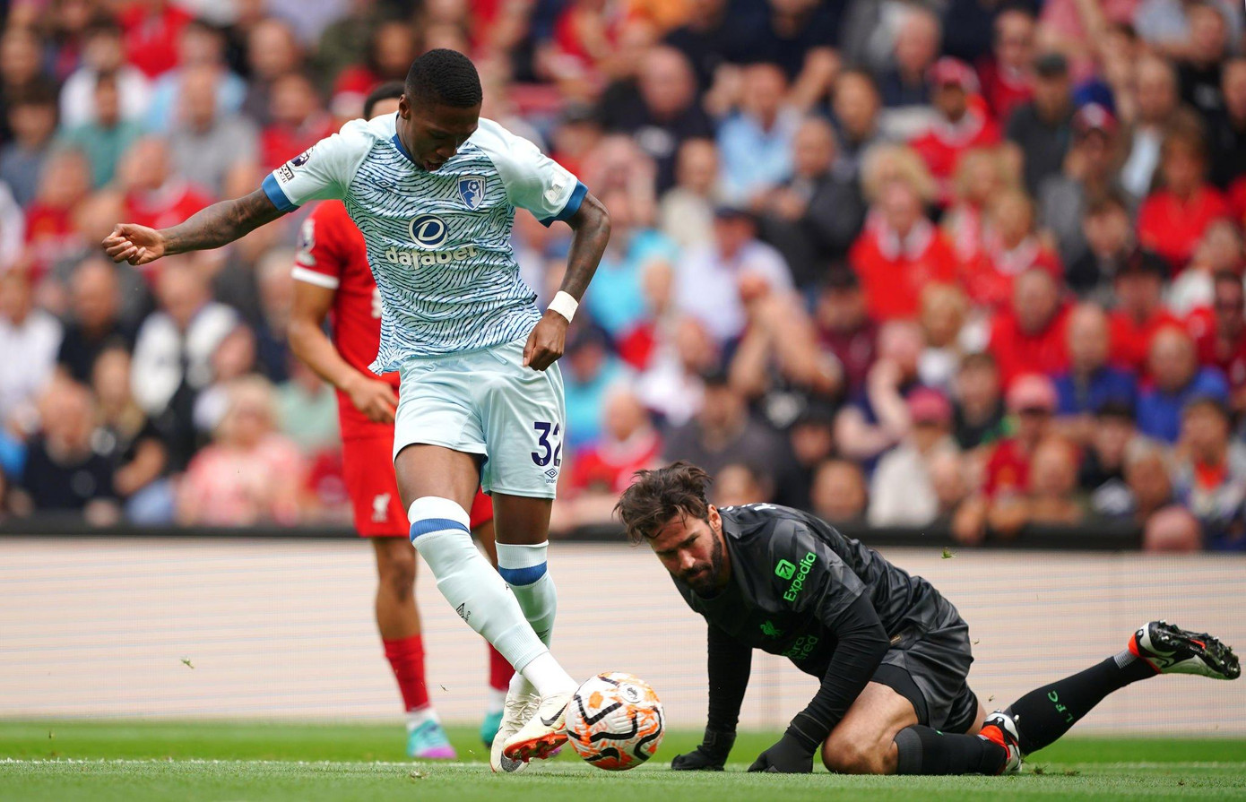 Mac Allister nhận thẻ đỏ, Liverpool vẫn thắng Bournemouth 3-1 ảnh 4