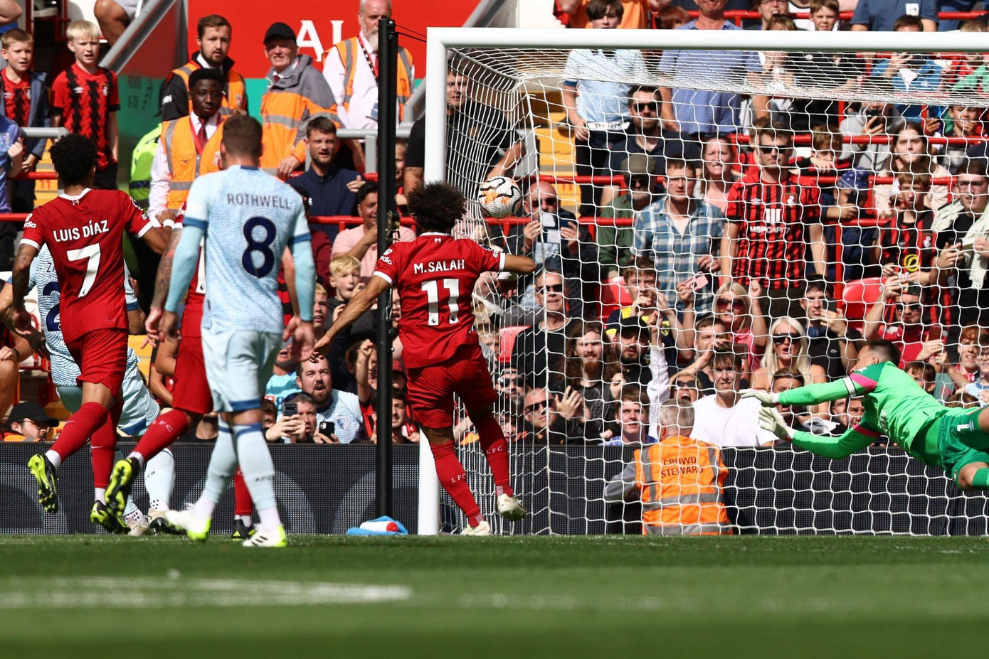 Mac Allister nhận thẻ đỏ, Liverpool vẫn thắng Bournemouth 3-1 ảnh 11