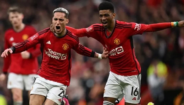 Antony đang mất vị trí vào tay Diallo