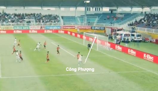 Công Phượng tung cú sút quyết đoán mở tỷ số cho HAGL