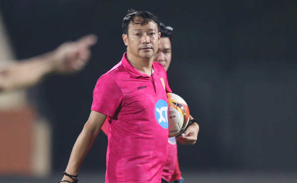 HLV Hồng Việt thừa nhận các cầu thủ của mình chống bóng bổng kém HLV Hồng Việt thừa nhận các cầu thủ của mình chống bóng bổng kém