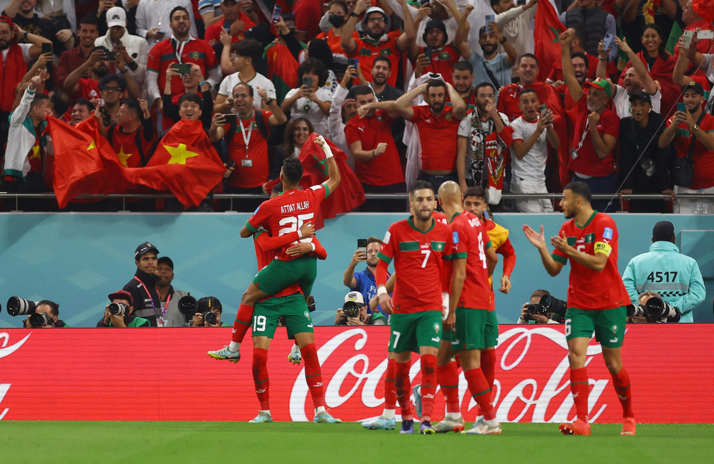 Đánh bại Bồ Đào Nha 1-0, Morocco ghi tên vào lịch sử World Cup ảnh 32 Đánh bại Bồ Đào Nha 1-0, Morocco ghi tên vào lịch sử World Cup ảnh 32