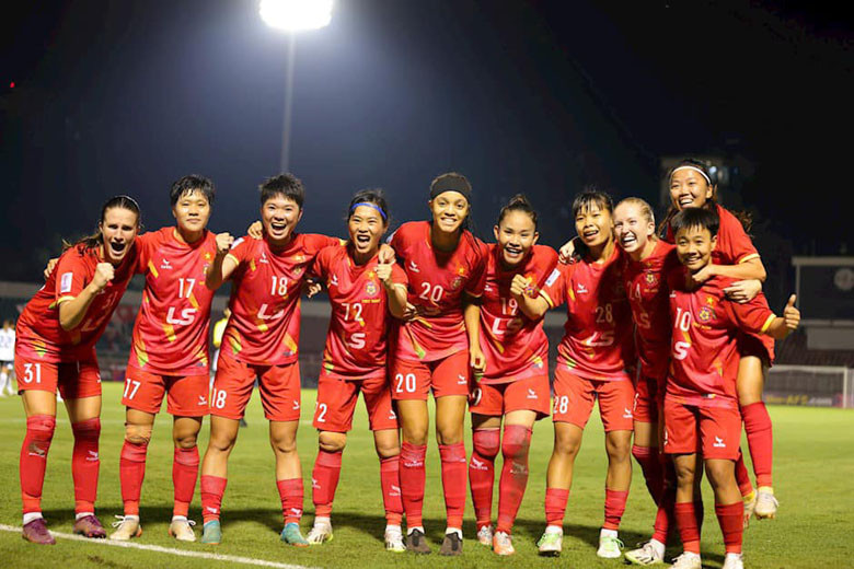 Megan Root (số 24) từng khoác áo CLB nữ TPHCM