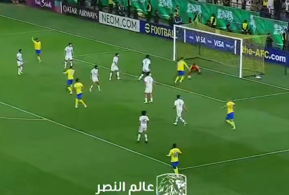 Tình huống bỏ lỡ không tưởng của Ronaldo Tình huống bỏ lỡ không tưởng của Ronaldo