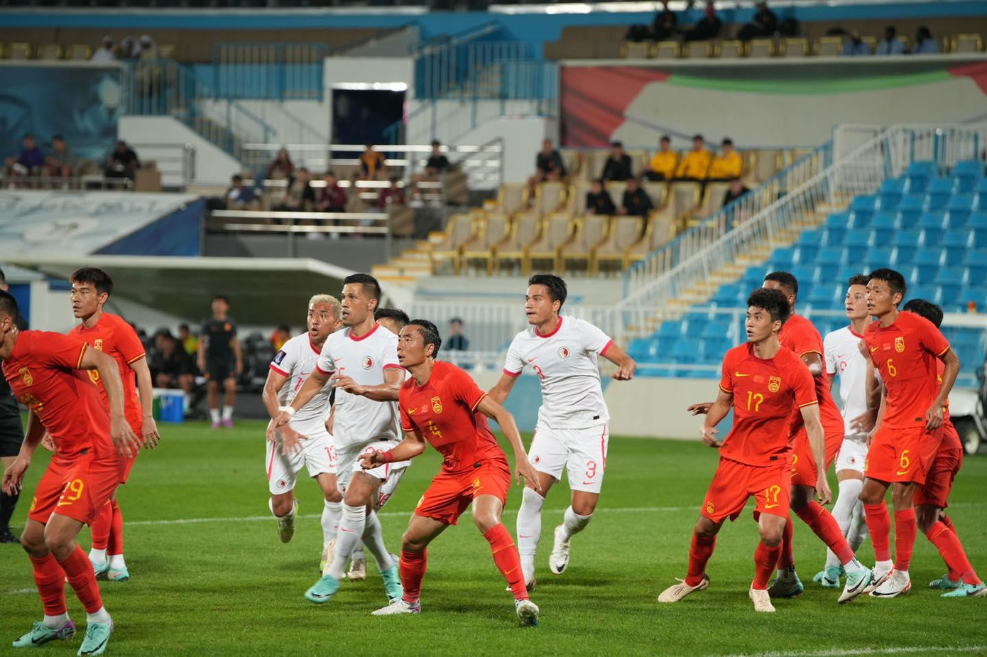 ĐT Trung Quốc thua Hồng Kông (Trung Quốc) với tỷ số 1-2