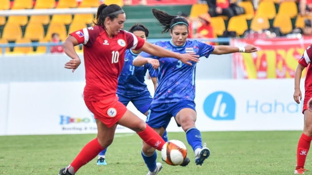 Tuyển nữ Thái Lan (phải) đã vào đến chung kết Tuyển nữ Thái Lan (phải) đã vào đến chung kết