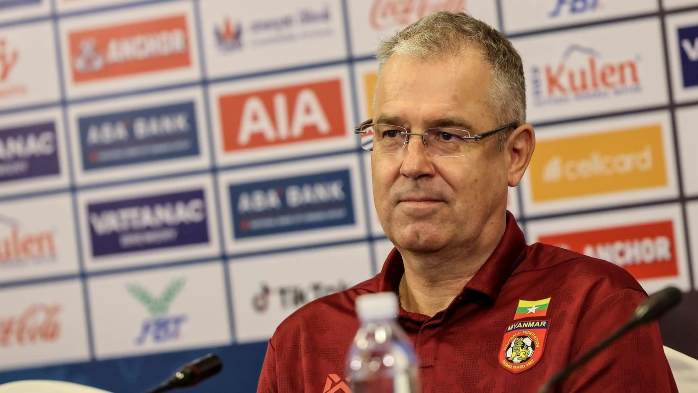 HLV Michael Feichtenbeiner thừa nhận đối thủ vô đối, đồng thời khẳng định Myanmar vẫn còn cơ hội đi tiếp