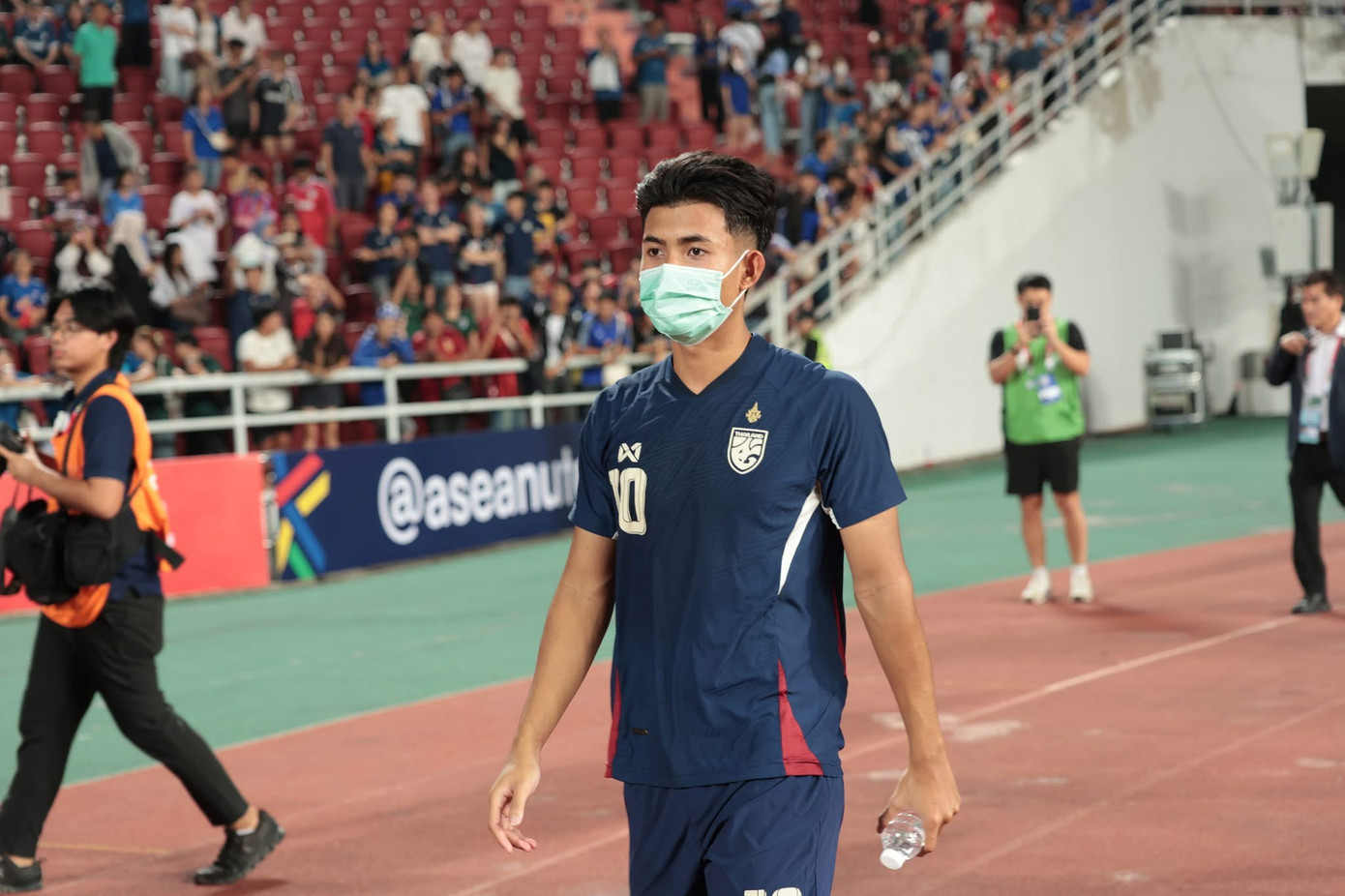 Suphanat cần sự chăm sóc y tế Suphanat cần sự chăm sóc y tế