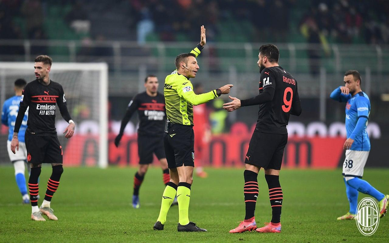 Trọng tài Massa nổi tiếng vì những sai lầm