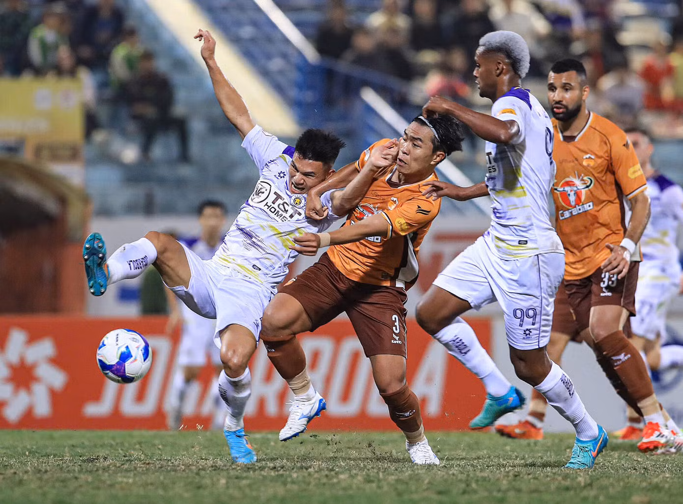 Hà Nội FC cần những "quân xanh" đáng gờm để thử bản lĩnh