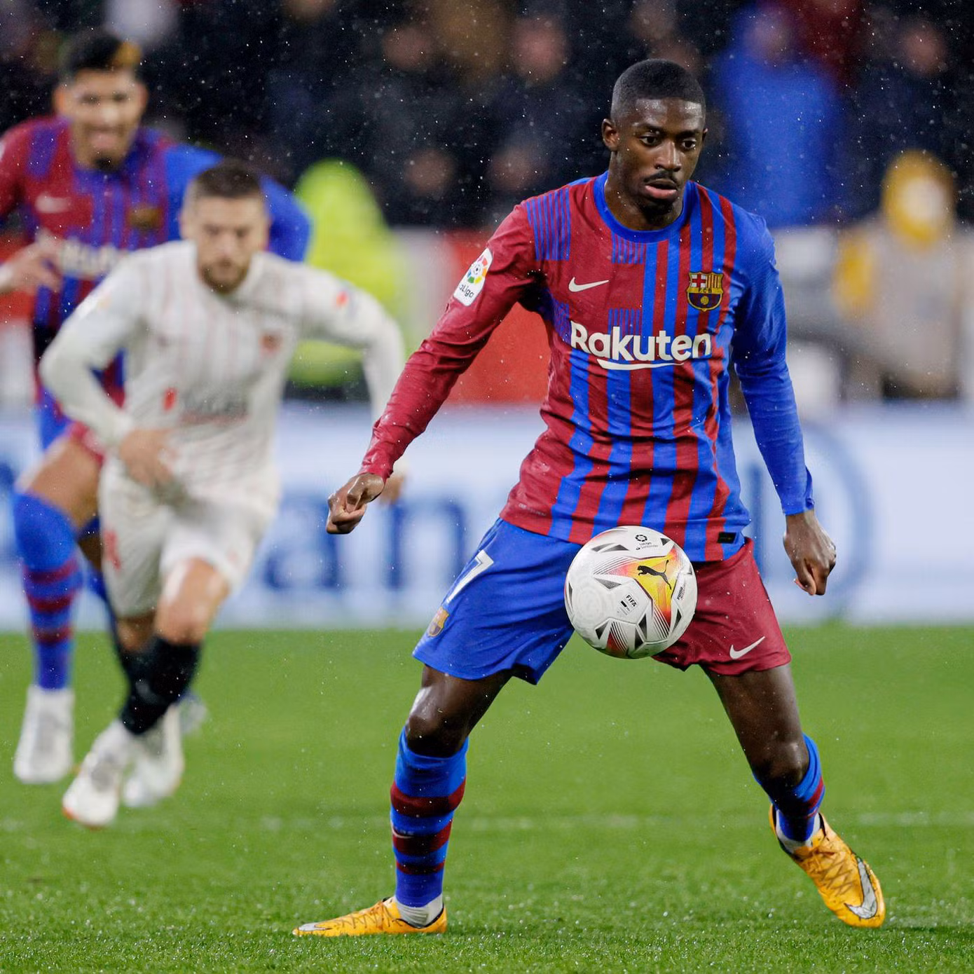 Dembele đang trở thành ngòi nổ đáng sợ của Barca