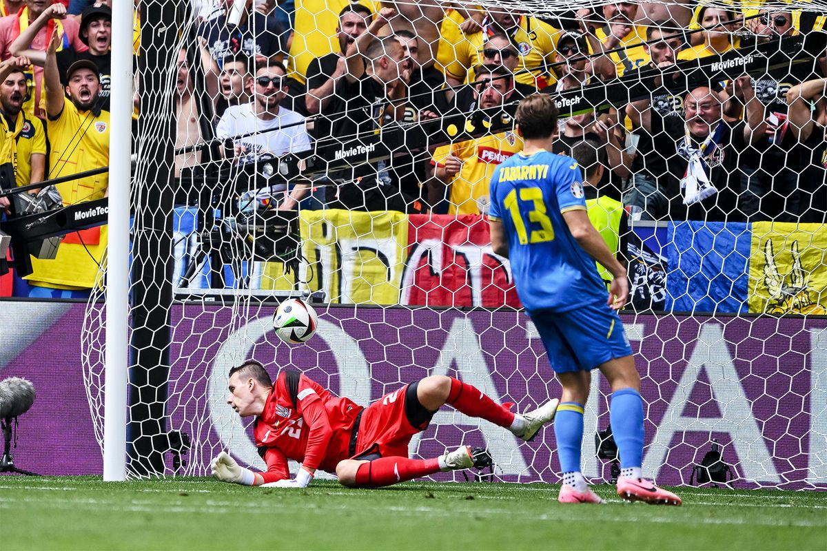 Các thủ môn tại EURO 2024 thường xuyên phải làm nền cho những cú nã đại bác từ xa Các thủ môn tại EURO 2024 thường xuyên phải làm nền cho những cú nã đại bác từ xa