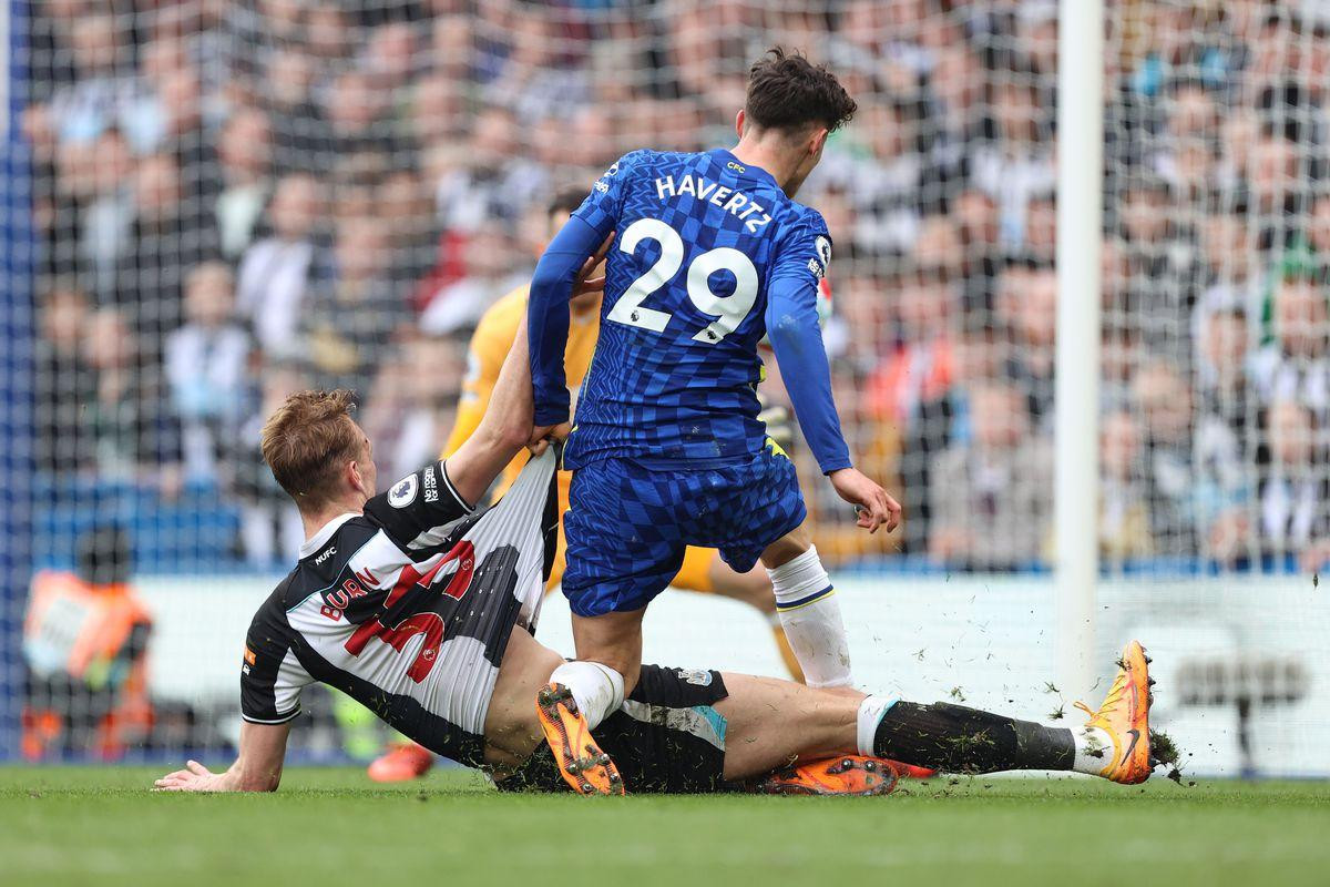 Chelsea đang có phong độ trái ngược Newcastle