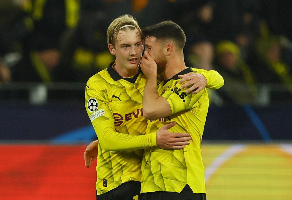 Dortmund đã vươn lên dẫn đầu bảng F Dortmund đã vươn lên dẫn đầu bảng F