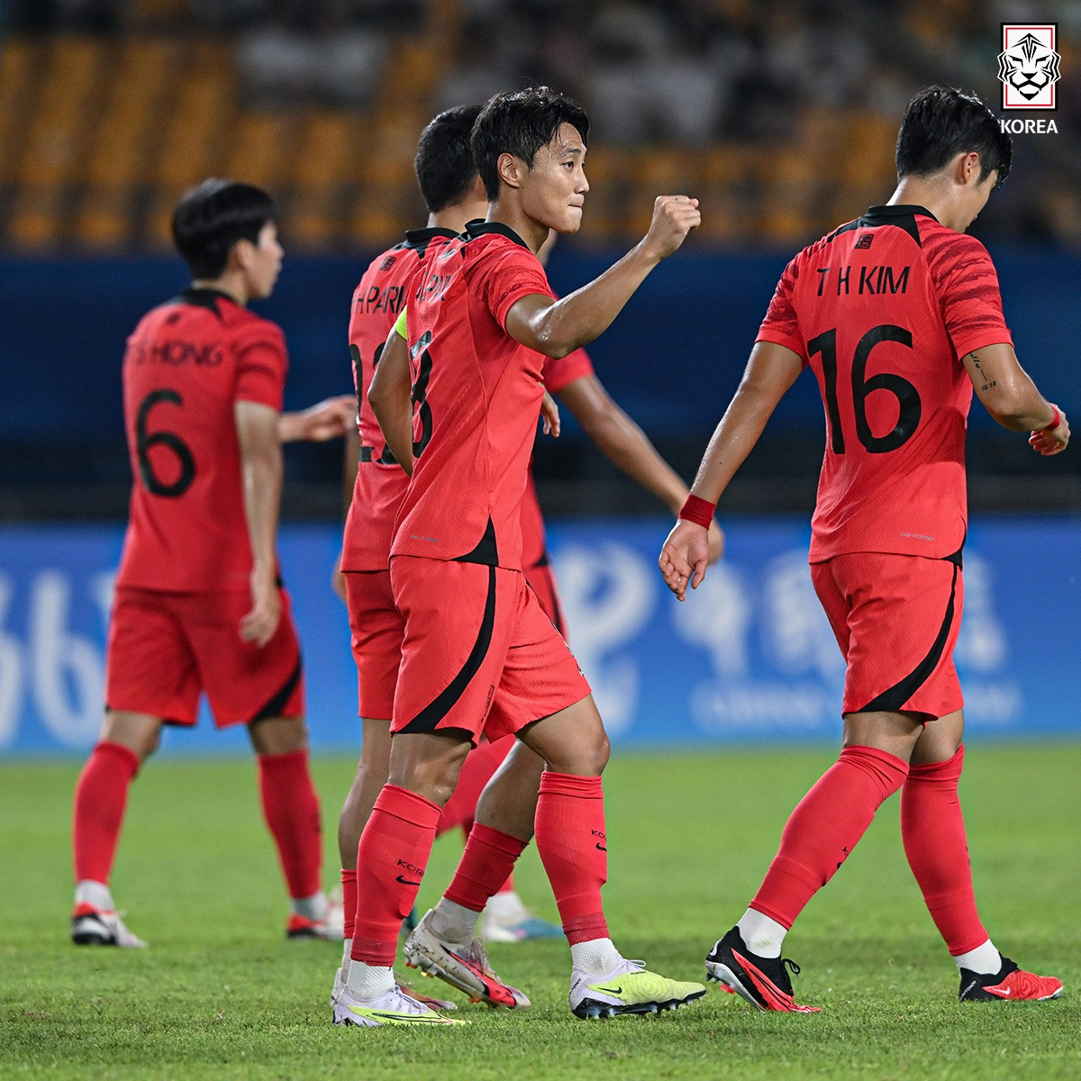 Ngược dòng hạ Olympic Nhật Bản 2-1, Olympic Hàn Quốc bảo vệ thành công HCV Asiad ảnh 9 Ngược dòng hạ Olympic Nhật Bản 2-1, Olympic Hàn Quốc bảo vệ thành công HCV Asiad ảnh 9