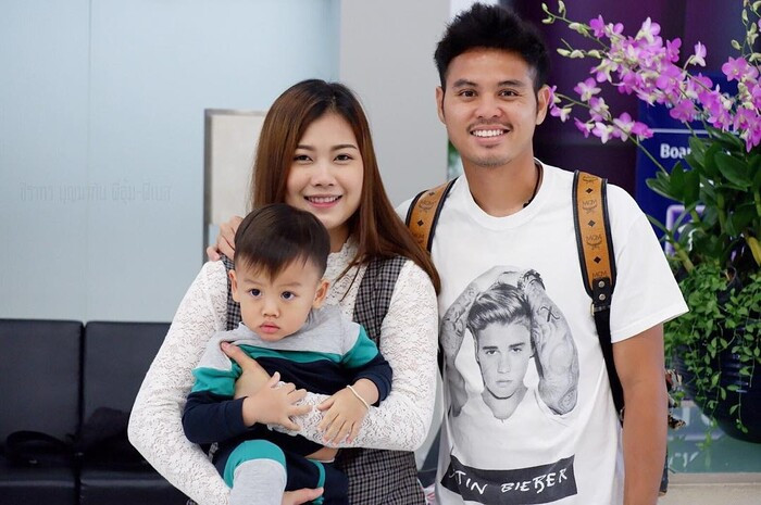 Khác với các đồng đội, Bunmathan chọn cuộc sống kín tiếng với một cô vợ kín tiếng