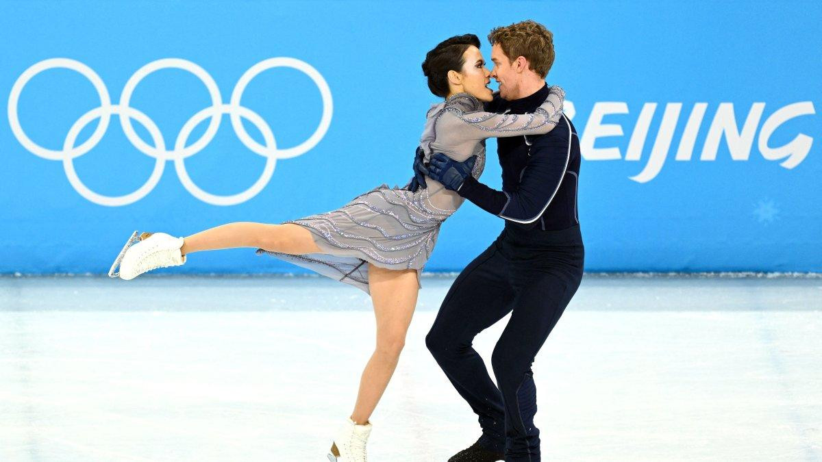 Madison Chock và Evan Bates trong trận chung kết nội dung khiêu vũ đồng đội Madison Chock và Evan Bates trong trận chung kết nội dung khiêu vũ đồng đội