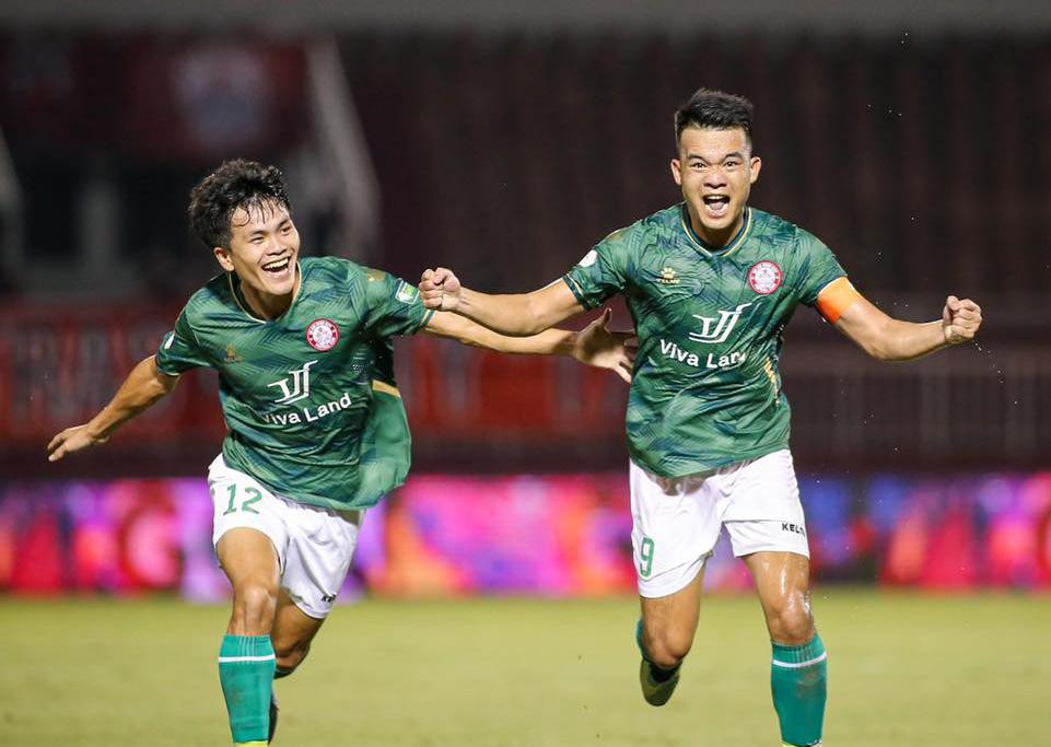 CLB TP Hồ Chí Minh tấn công tốt nhưng thủ còn nhiều nỗi lo