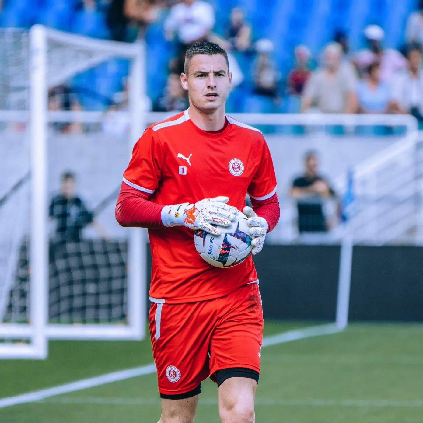 Thủ môn Olliero đang có 12 pha cản phá, nhiều nhất giải