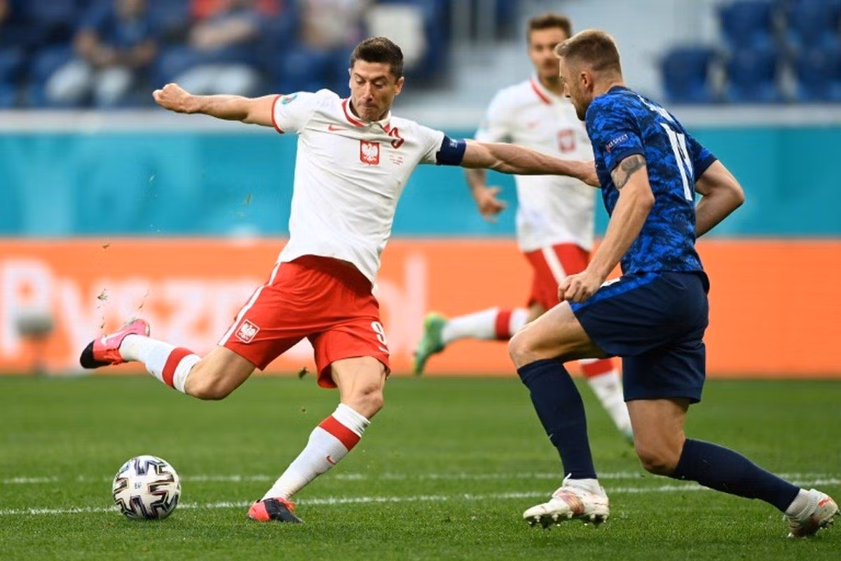 Lewandowski thường xuyên thi đấu mờ nhạt ở đội tuyển quốc gia