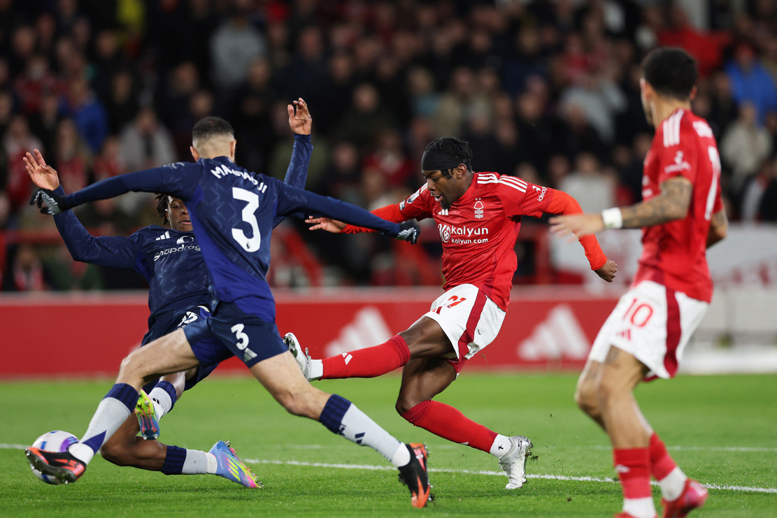 Pha ra chân ghi bàn của Elanga