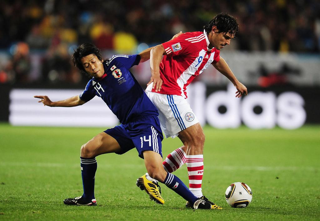 Nakamura (trái) trong màu áo ĐT Nhật Bản Nakamura (trái) trong màu áo ĐT Nhật Bản