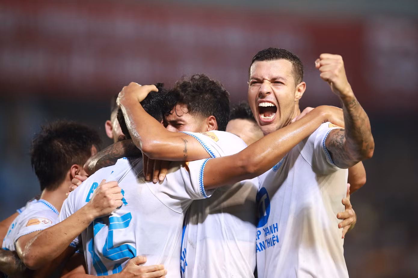 Ha Noi vs Nam Dinh f (12).jpg