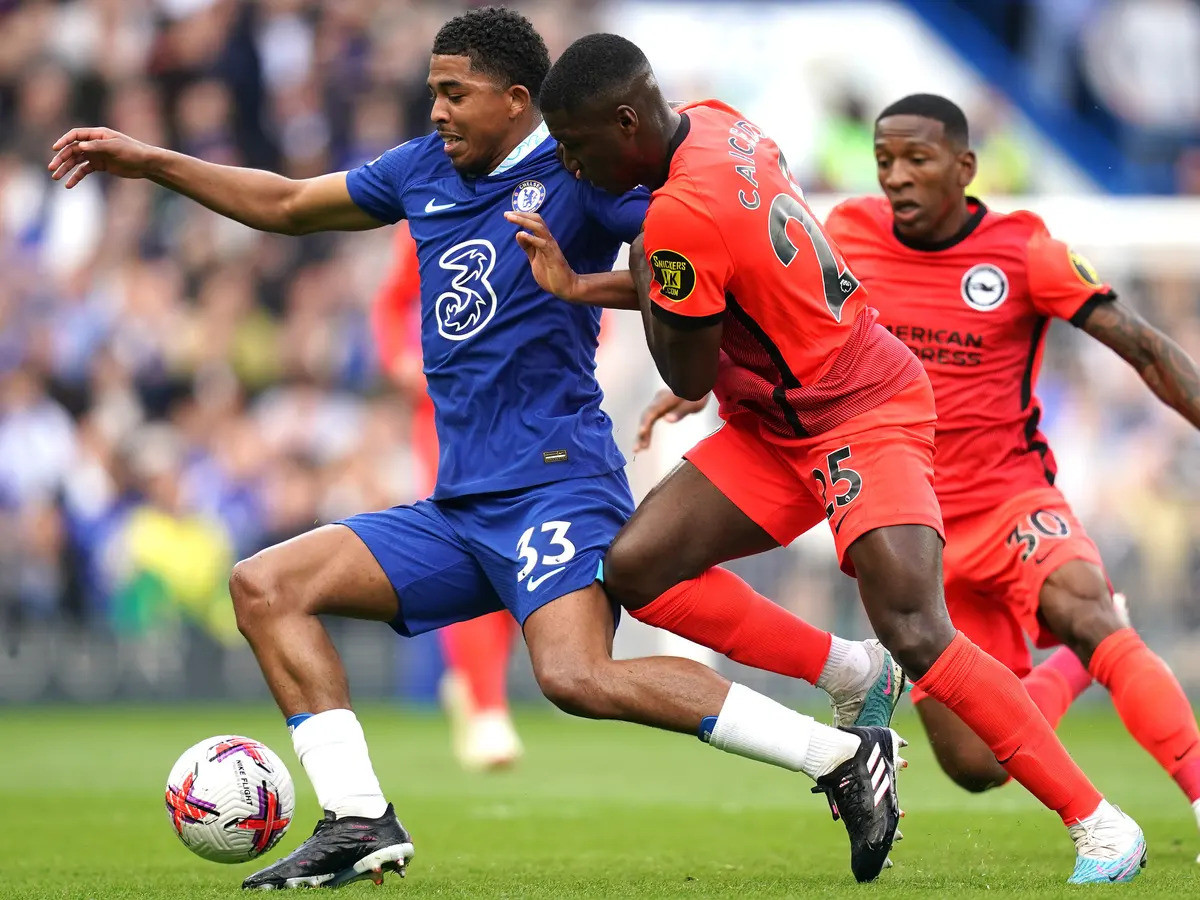 Chelsea hoàn toàn lép vế dù được đá sân nhà