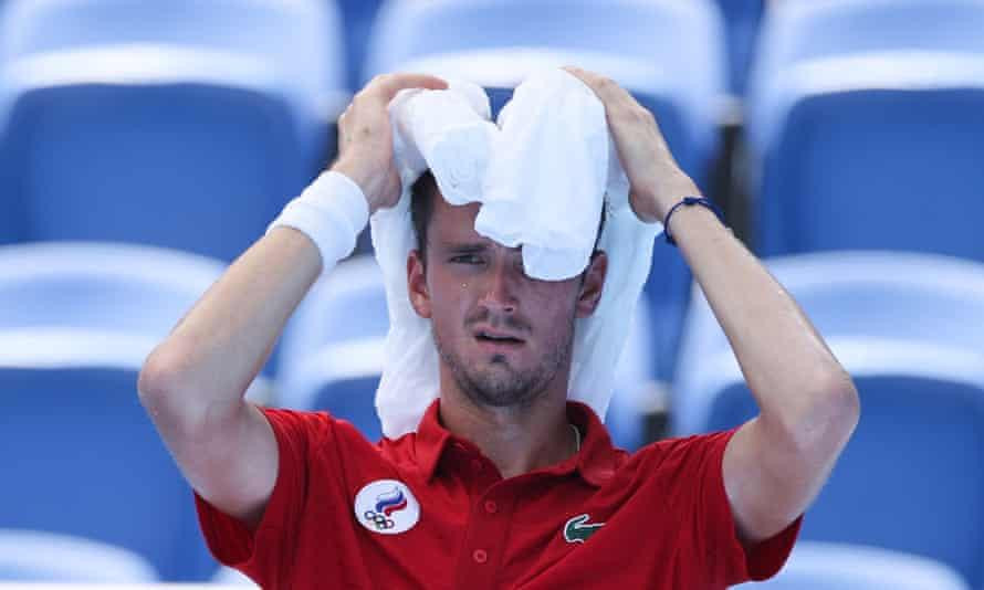 Daniil Medvedev mệt mỏi thấy rõ khi thi đấu Daniil Medvedev mệt mỏi thấy rõ khi thi đấu