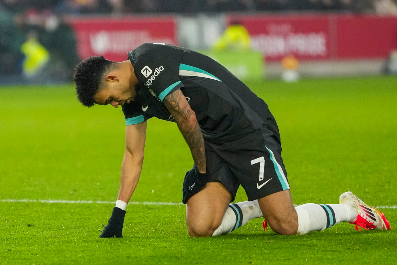 Lập cú đúp phút bù giờ, Nunez giúp Liverpool vượt ải Brentford ảnh 16 Lập cú đúp phút bù giờ, Nunez giúp Liverpool vượt ải Brentford ảnh 16