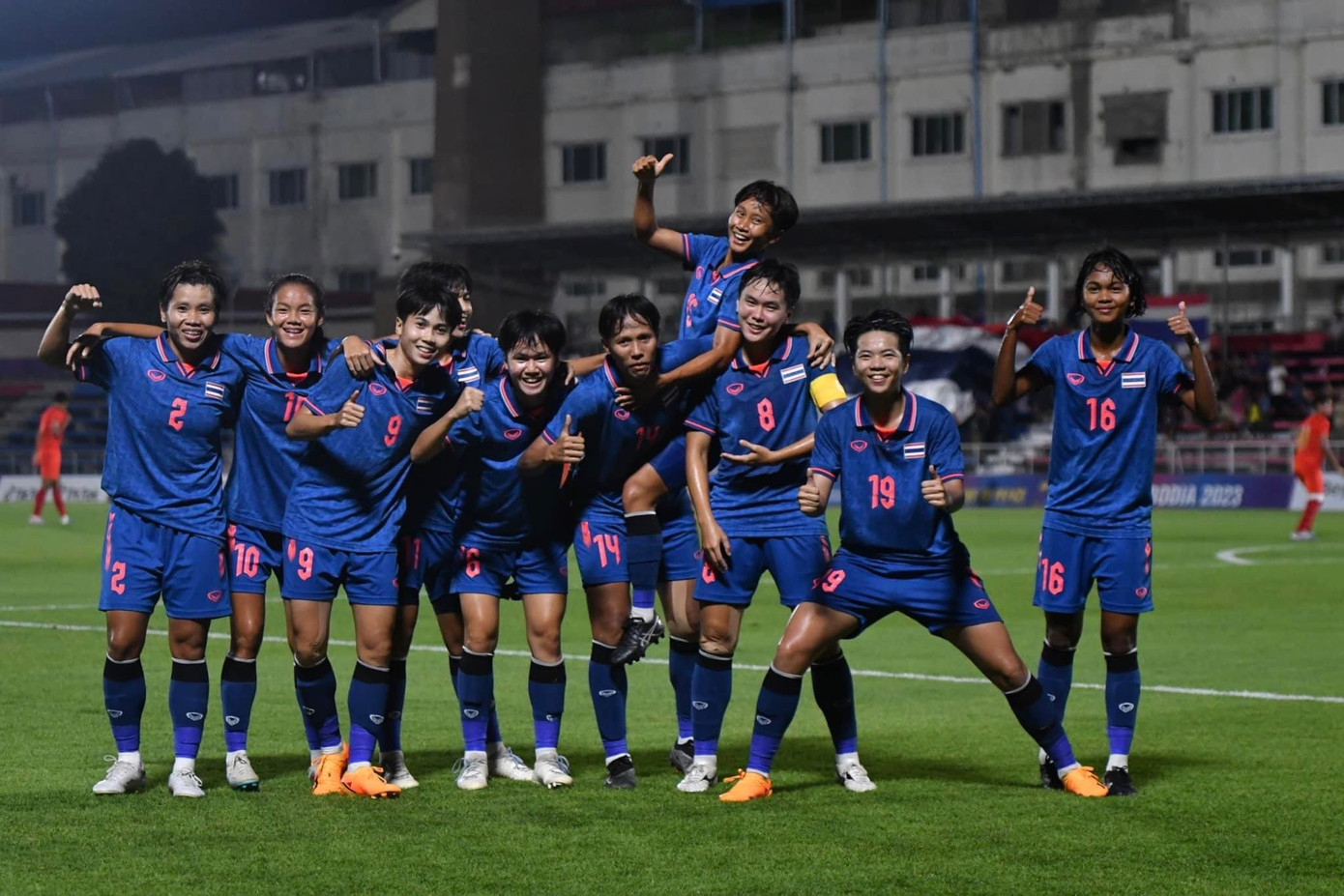 Ngược dòng đánh bại Thái Lan 4-2, tuyển nữ Myanmar hẹn Việt Nam ở chung kết ảnh 3 Ngược dòng đánh bại Thái Lan 4-2, tuyển nữ Myanmar hẹn Việt Nam ở chung kết ảnh 3