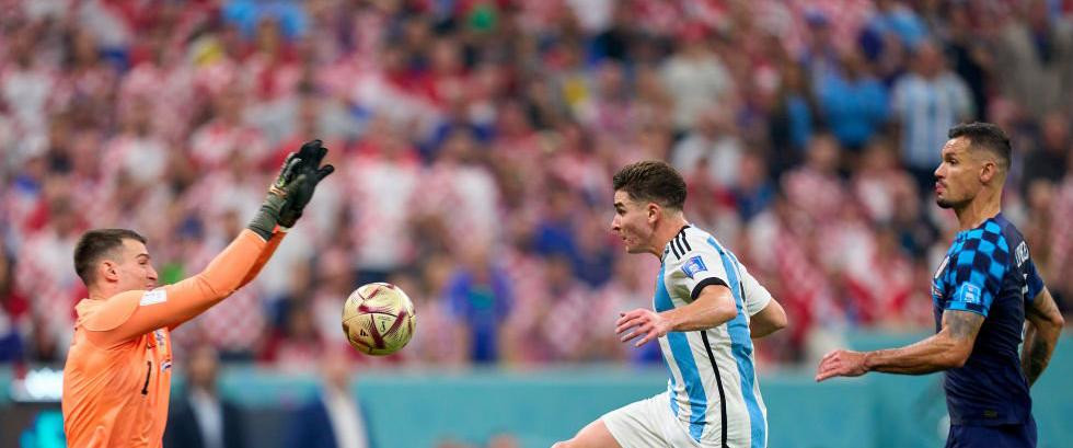 World Cup 2022: Messi, Alvarez tỏa sáng, Argentina hạ đẹp Croatia 3-0 vào chung kết ảnh 23