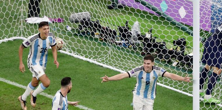 World Cup 2022: Messi, Alvarez tỏa sáng, Argentina hạ đẹp Croatia 3-0 vào chung kết ảnh 25