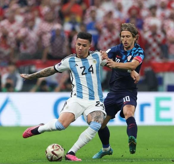 World Cup 2022: Messi, Alvarez tỏa sáng, Argentina hạ đẹp Croatia 3-0 vào chung kết ảnh 20