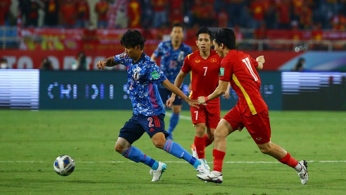 Việt Nam đang đứng trên Ấn Độ 10 bậc trên BXH FIFA Việt Nam đang đứng trên Ấn Độ 10 bậc trên BXH FIFA