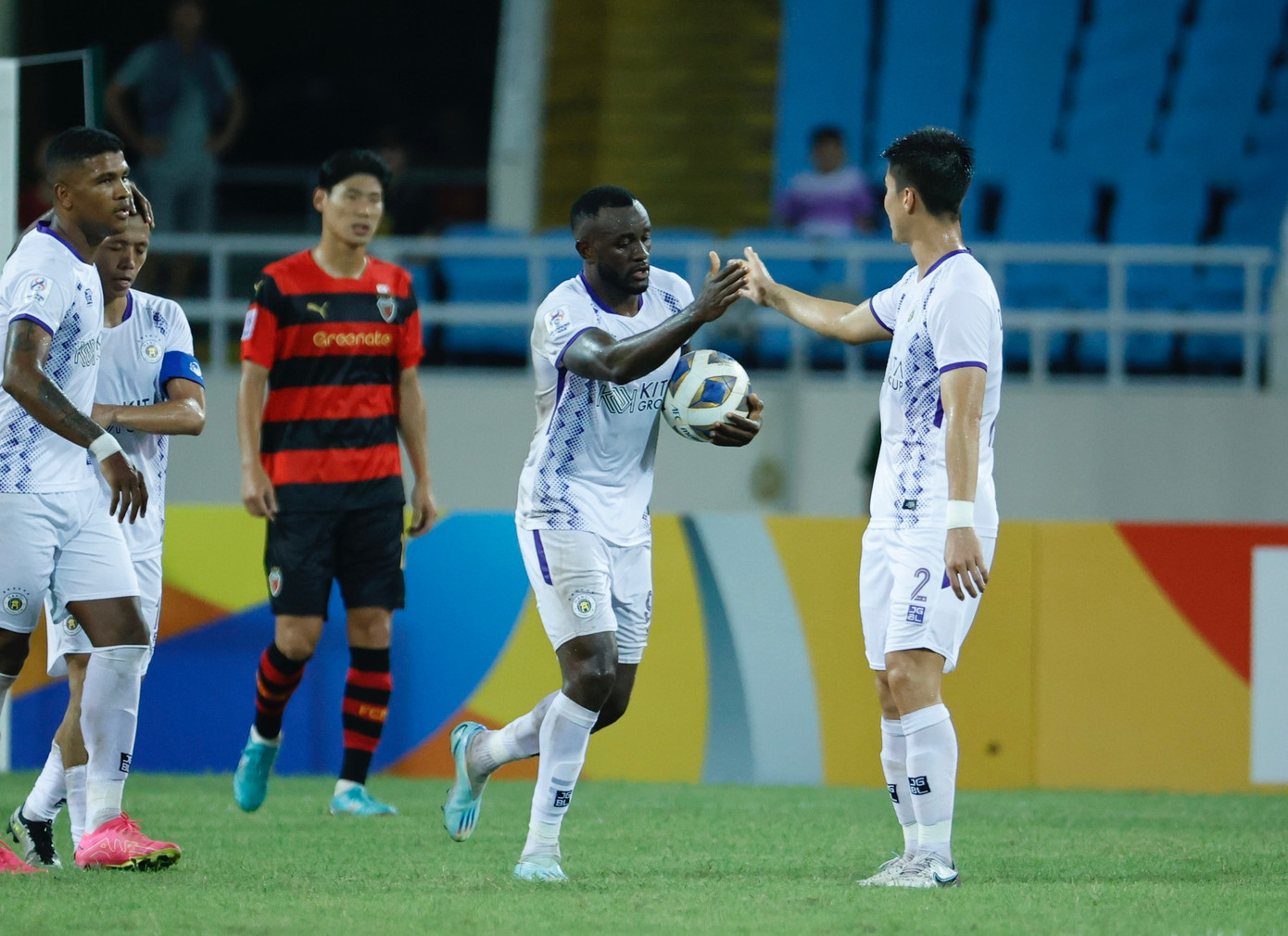 Tagueu đã lấy vị trí của Caion, khiến chân sút Brazil mất chỗ đứng ở Hà Nội FC