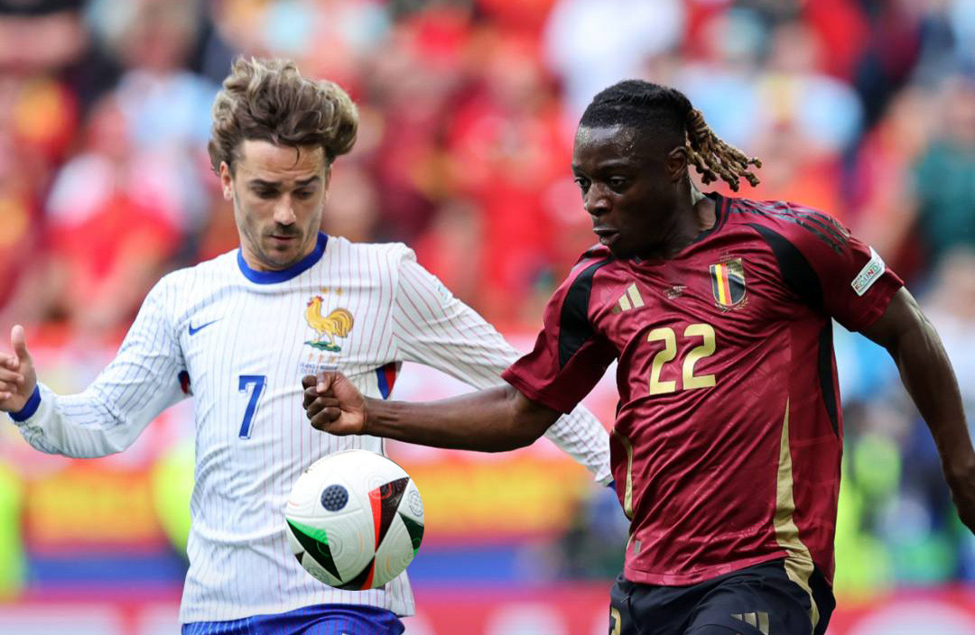 Pháp nhọc nhằn vượt qua Bỉ nhờ bàn phản lưới muộn ảnh 25 Pháp nhọc nhằn vượt qua Bỉ nhờ bàn phản lưới muộn ảnh 25