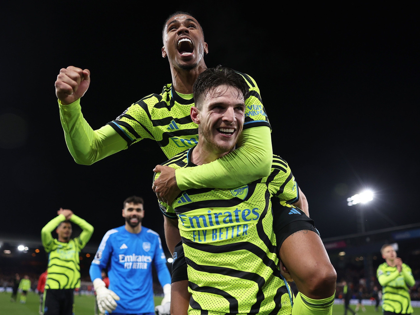 Edu đóng góp vai trò trong các thương vụ chiêu mộ Gabriel và Rice Edu đóng góp vai trò trong các thương vụ chiêu mộ Gabriel và Rice