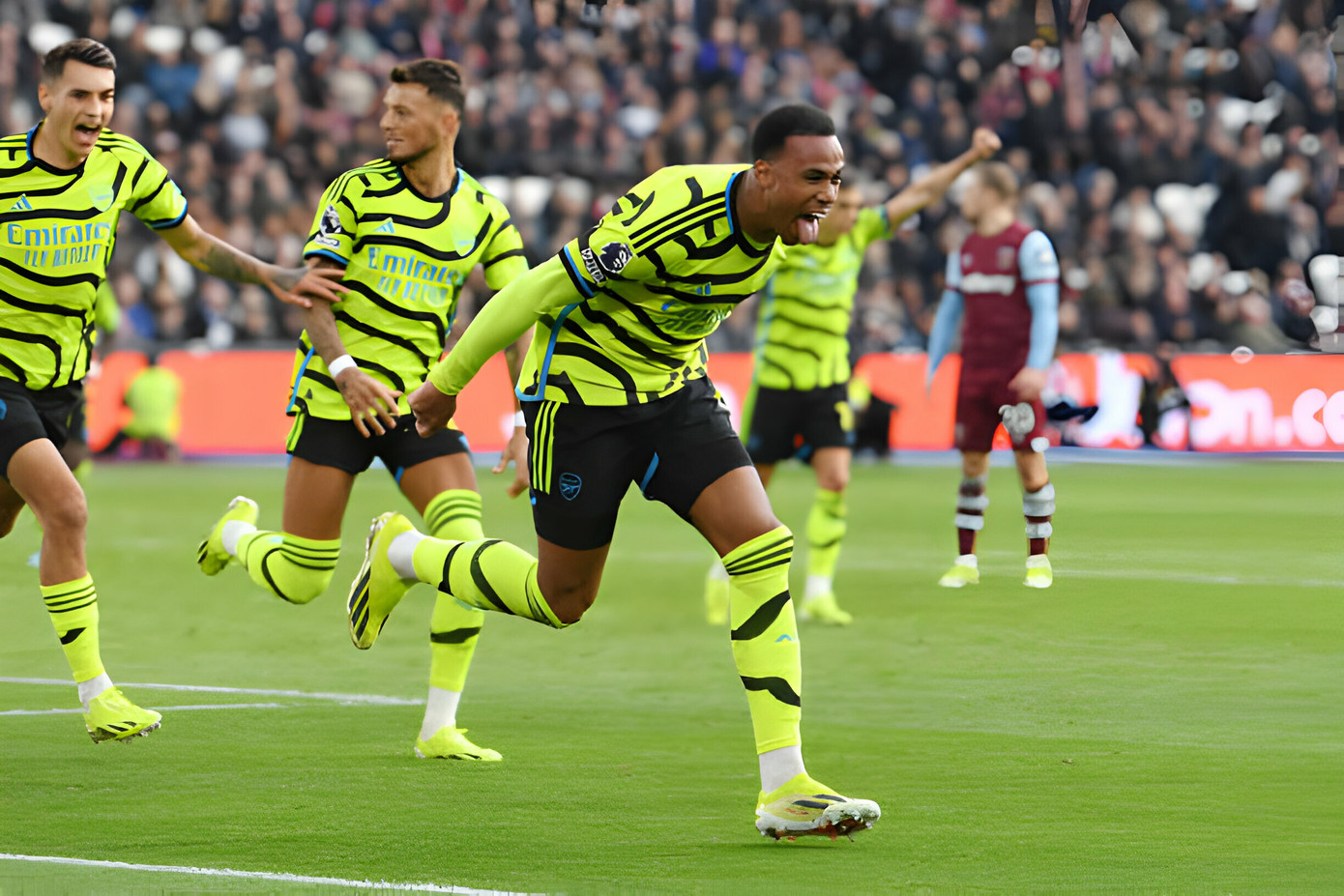 'Bom tấn' rực sáng, Arsenal vùi dập West Ham 6 bàn không gỡ ảnh 15 'Bom tấn' rực sáng, Arsenal vùi dập West Ham 6 bàn không gỡ ảnh 15