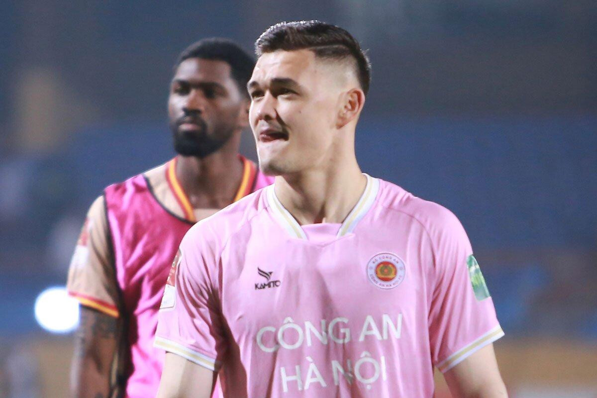 Patrik Lê Giang rời CAHN, sang TP.HCM và giờ là HAGL Patrik Lê Giang rời CAHN, sang TP.HCM và giờ là HAGL