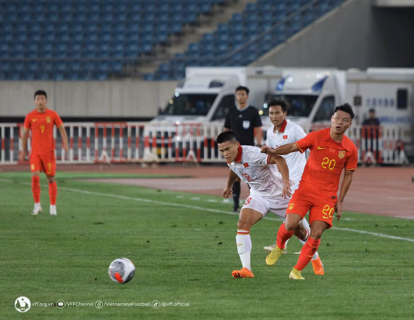 Thử nghiệm cầu thủ trẻ, ĐT Việt Nam thất bại 0-2 trước ĐT Trung Quốc ảnh 7