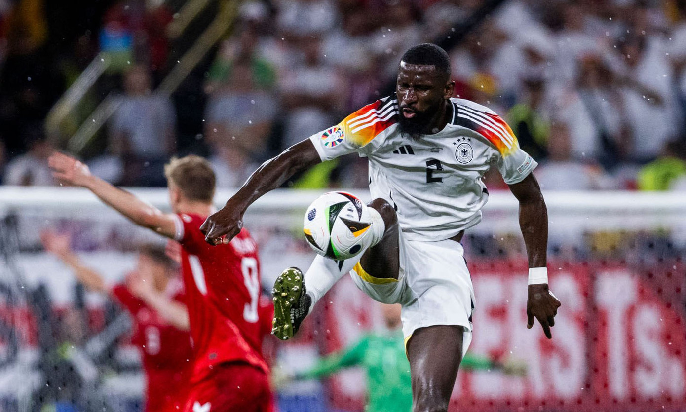 Rudiger cho rằng không được để không gian cho Tây Ban Nha chơi bóng