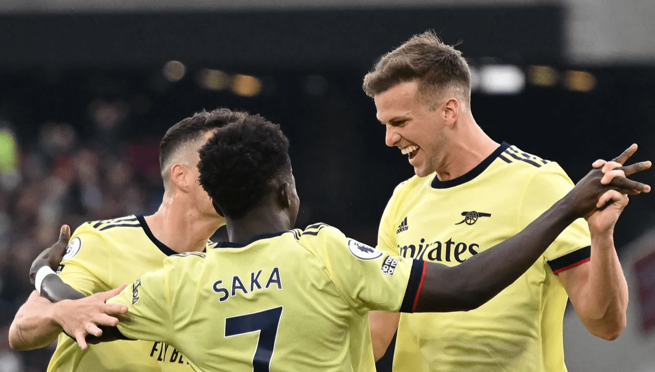 Holding là người mở ra thắng lợi cho Arsenal