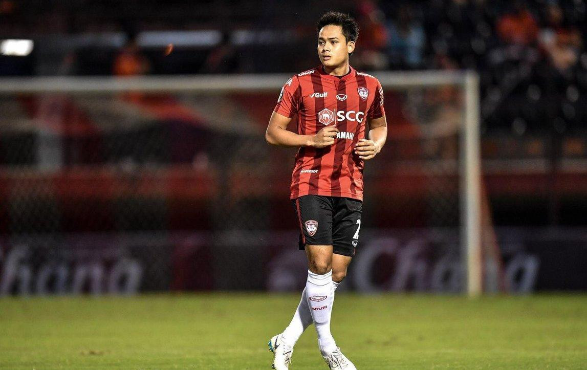 Peerapat trong màu áo Bangkok Utd Peerapat trong màu áo Bangkok Utd