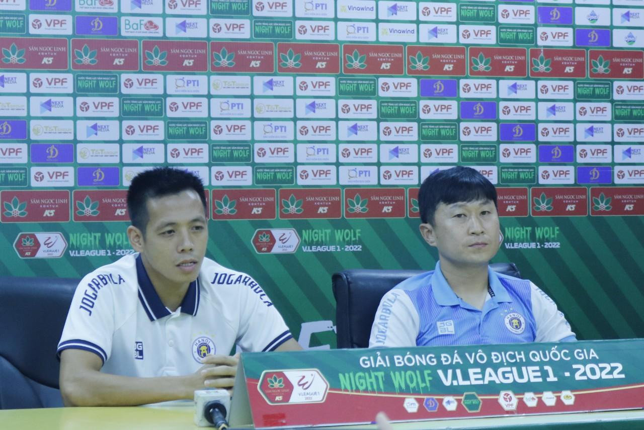 CLB Hà Nội trong buổi phỏng vấn trước trận tiếp HAGL vào 19h15 tối mai