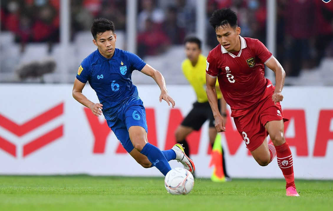 Indonesia dẫn bàn trước nhưng cũng chỉ có được 1 điểm trước Thái Lan, qua đó khó chiếm ngôi đầu Indonesia dẫn bàn trước nhưng cũng chỉ có được 1 điểm trước Thái Lan, qua đó khó chiếm ngôi đầu