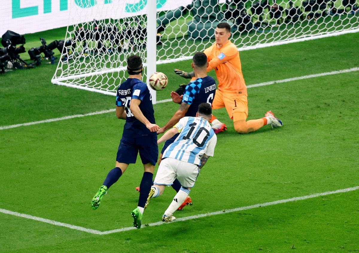 World Cup 2022: Messi, Alvarez tỏa sáng, Argentina hạ đẹp Croatia 3-0 vào chung kết ảnh 28