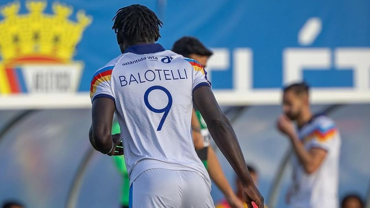 Makassar đá sân nhà rất tốt Makassar đá sân nhà rất tốt