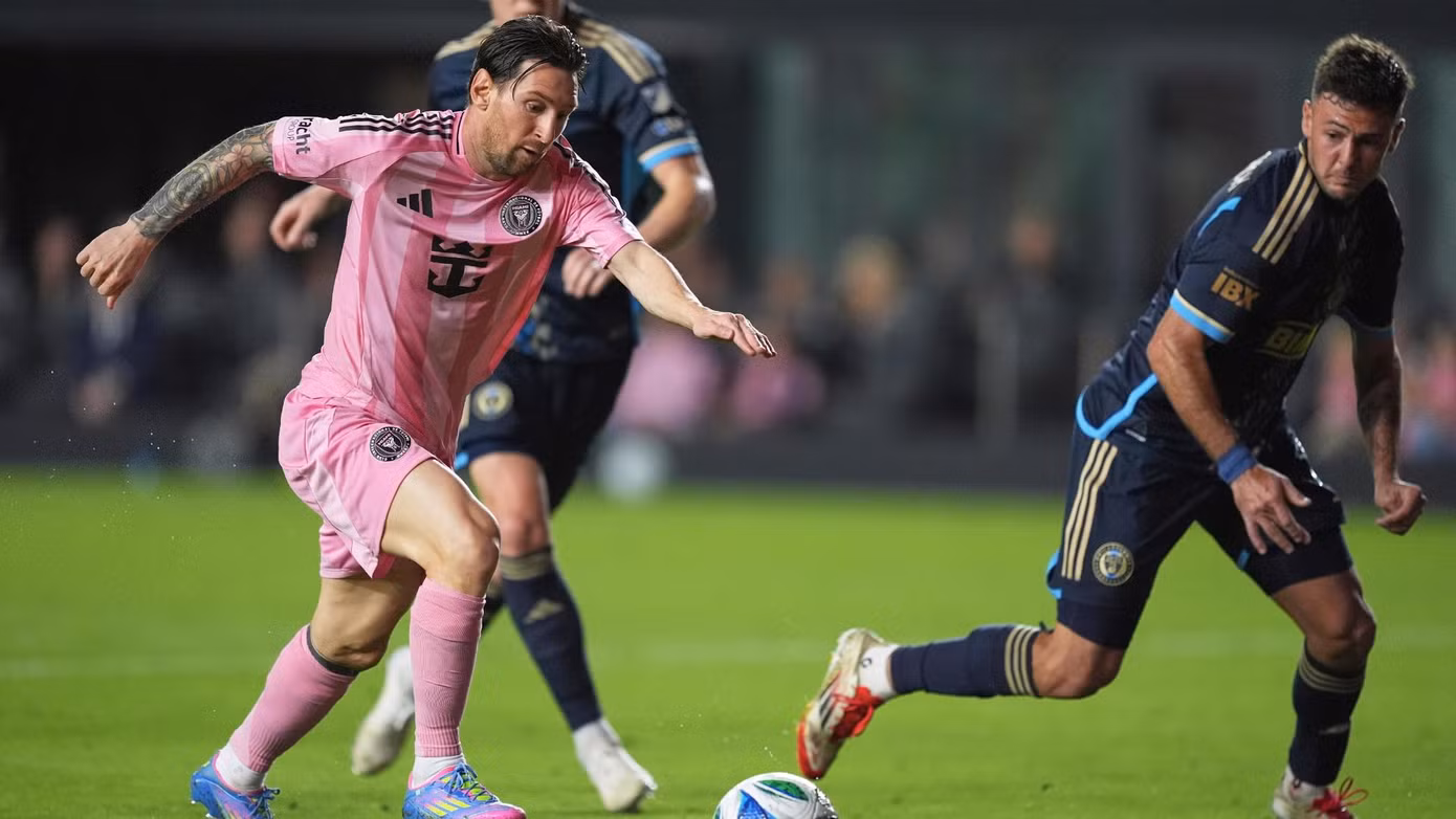 Messi trở lại ấn tượng với bàn thắng ở phút 57